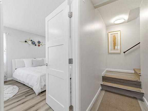 5th image of 12017 Hillhurst Cir