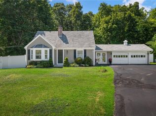 11 Breakneck Hill Rd, Lincoln, RI 02865