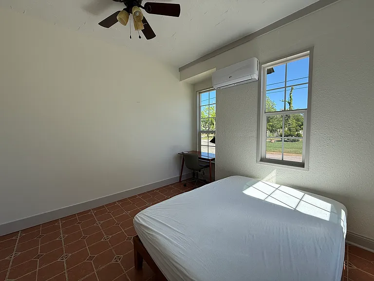 1002 S Glenwood Blvd — Photo 24