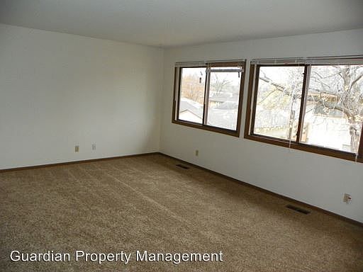 3rd image of 1620 Sloan St