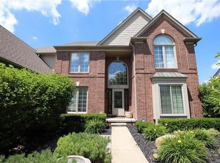 1420 Tulberry Cir, Rochester, MI 48306