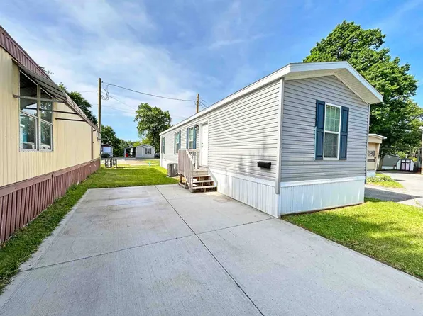 7055 Quarry Rd #106, Amherst, OH 44001