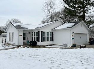 400 SE 6th St, Fairfield, IL 62837