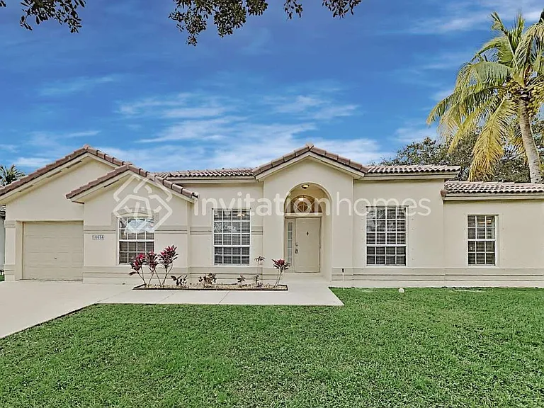 10698 SW 20th Ct — Photo 1