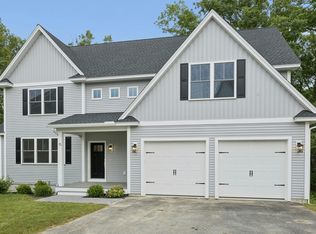 15 Gaskins Ln, Ayer, MA 01432