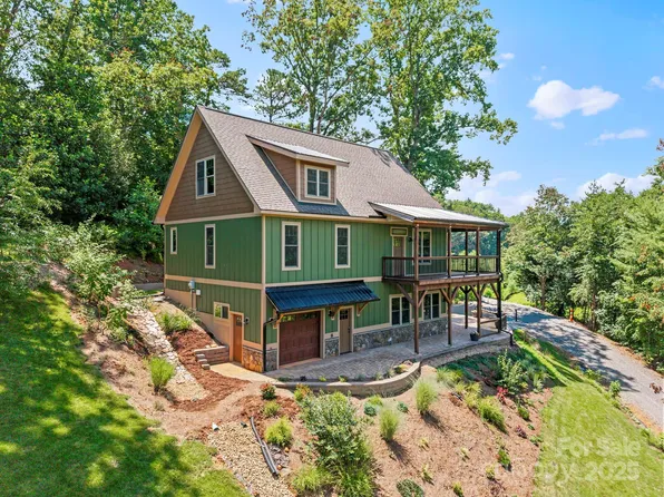 211 Wimbledon Ct, Leicester, NC 28748