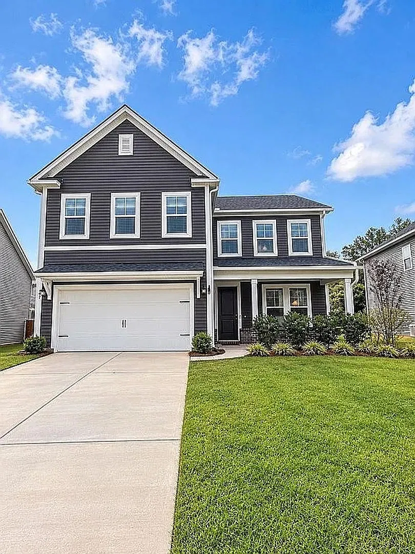 Spacious 4BR House in Goose Creek — Photo 1