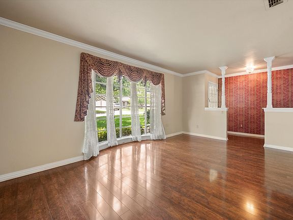 5th image of 604 Waggoner Dr