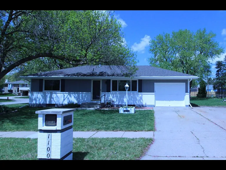 1100 Cold Spring Rd — Photo 12