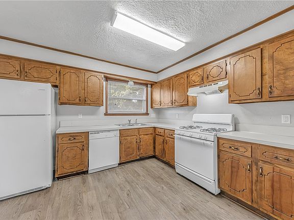 5th image of 3021 Jennifer Dr