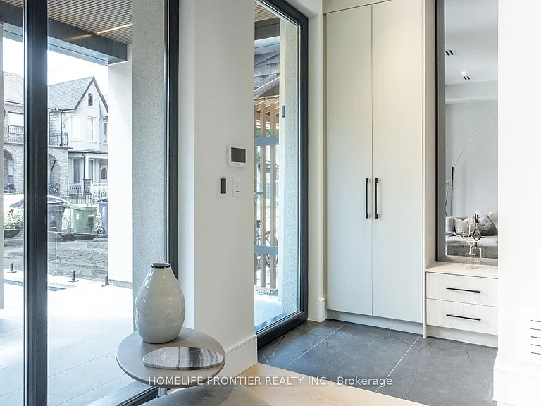 179 Palmerston Ave — Photo 8
