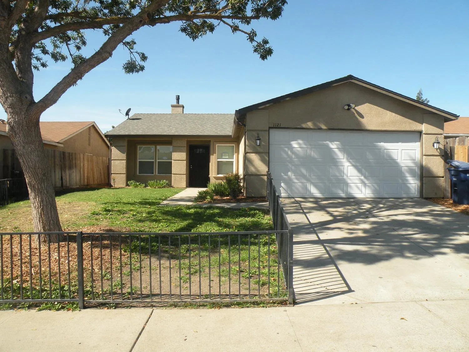 1121 Desert Pine Ct photo 1