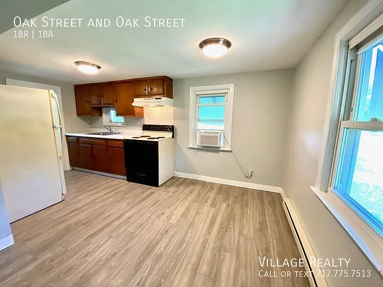 Oak St — Photo 28