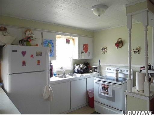 2nd image of 211 River Dr