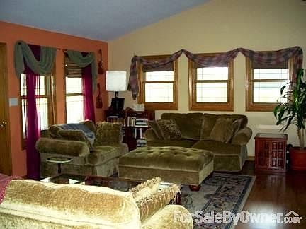 4th image of 273 Shelly Ln