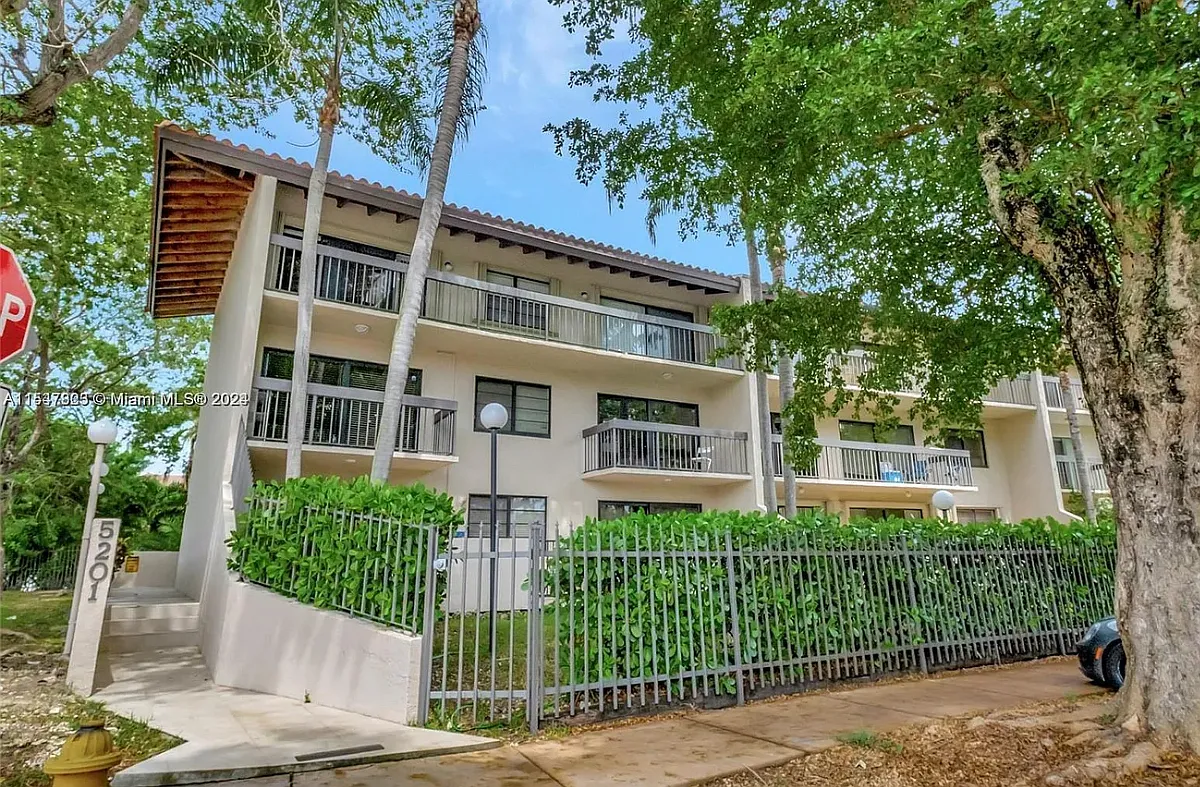Building Photo - 5201 Orduna Dr #17