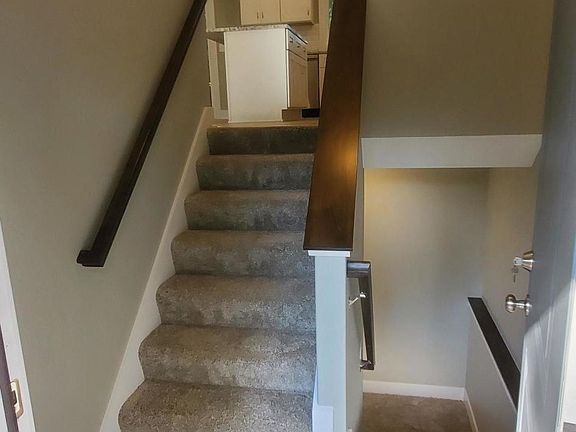 3rd image of 2492 Orchard Valley Dr