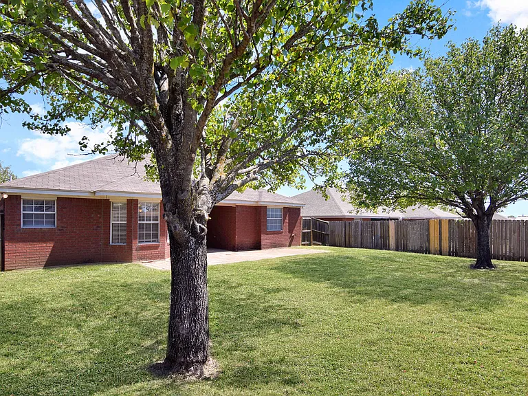 2206 Sandstone Dr — Photo 17