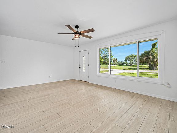 4th image of 551 Calle Grande St