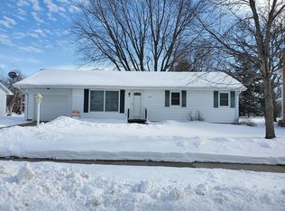 1015 Gales Ave, Manchester, IA 52057