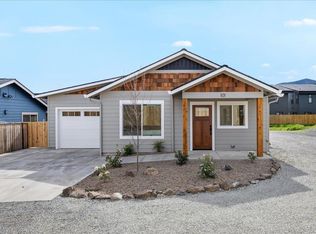 101 Gangnes Dr, Talent, OR