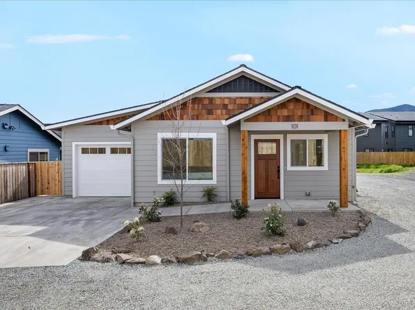 101 Gangnes Dr, Talent, OR 97540