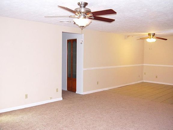 3rd image of 589 Longfellow Dr