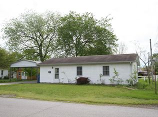 307 W Kerney St, Carmi, IL 62821
