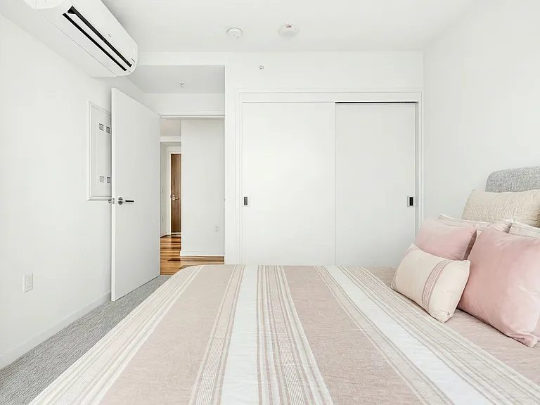 1500 Rycroft St #402 — Photo 6