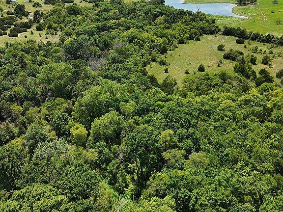 3rd image of 2416 Eddy Gatesville Pkwy