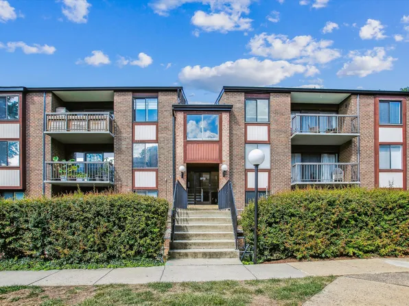 9712 Kingsbridge Dr APT 303, Fairfax, VA 22031