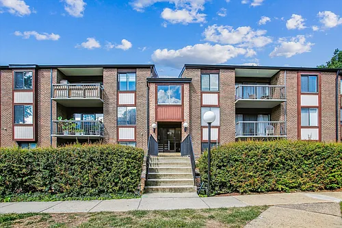 9712 Kingsbridge Dr #303 Photo 1