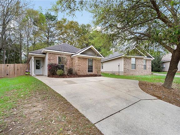 4th image of 22 Breydon Ct
