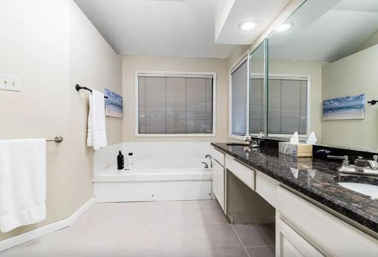 2407 Winding Hollow Ln — Photo 13
