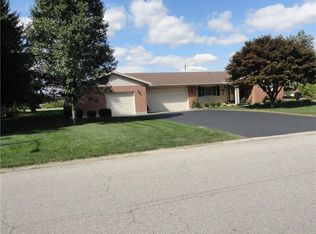 595 Coach Dr, Tipp City, OH 45371