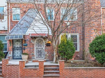 3046 88th St, Flushing, NY, 11369