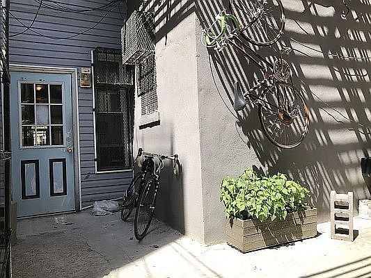 4th image of 198 Scholes St #1