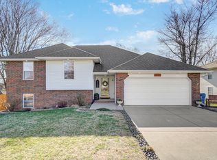 3855 S El Salvador Ave, Springfield, MO 65807