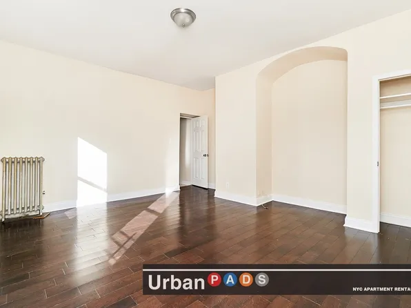 1621 Park Place image 1 of 8