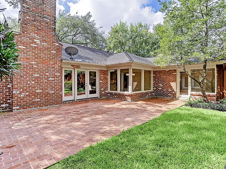 10626 Fairlane Dr — Photo 21