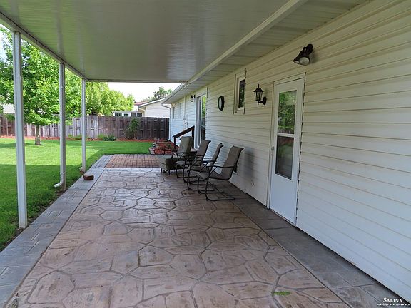 4th image of 2616 Bret Ave