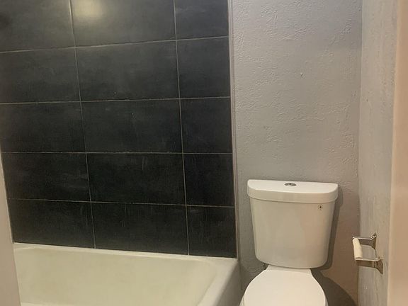 5th image of 4016 Taylor Ave APT 1
