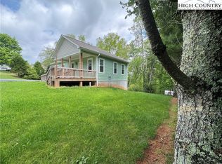 585 Little River Dr, Sparta, NC 28675