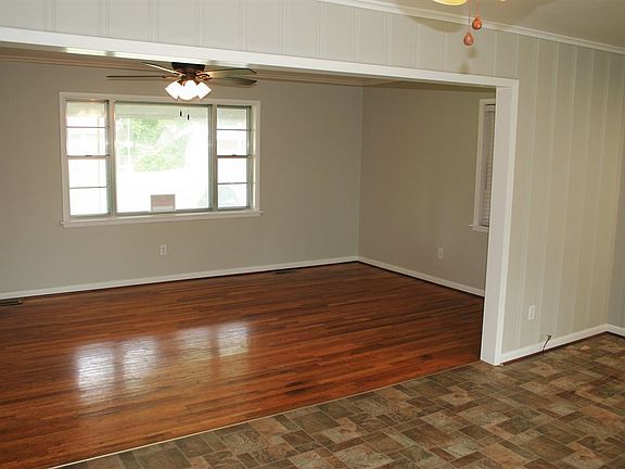 3rd image of 622 Melton Ave