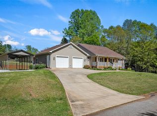 54 Abbott Ln, Walhalla, SC 29691