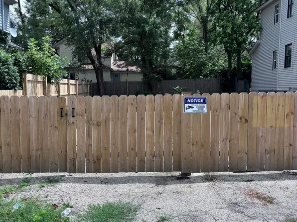 320 N Hickory St, Joliet, IL 60435