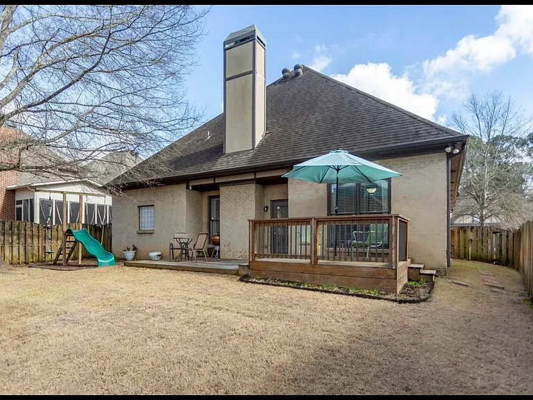 2107 Southbridge Ct — Photo 9