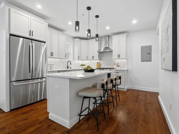 73 Romsey St Floor 1, Dorchester, MA 02125