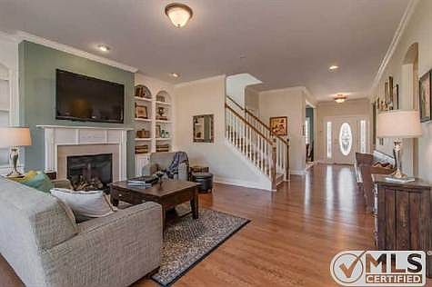1st image of 1406 Leeds Dr