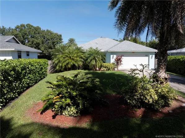 3785 SE Middle St, Stuart, FL 34997